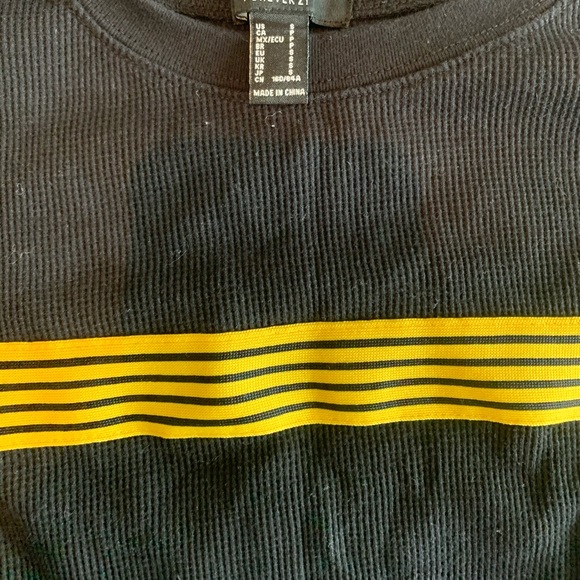 Black long sleeve waffle crop top - Picture 2 of 3